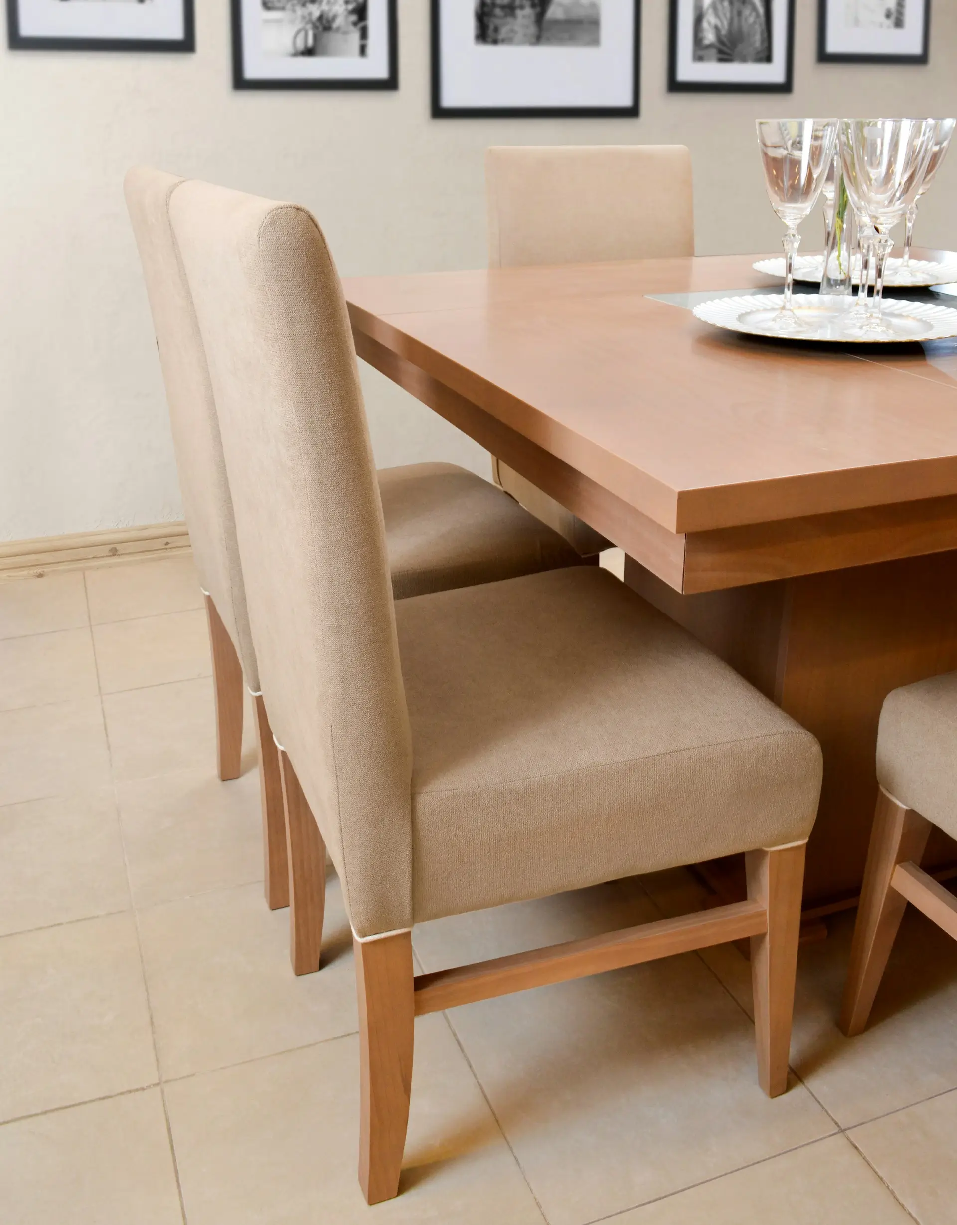 Sillas de comedor tapizadas listas para lavado