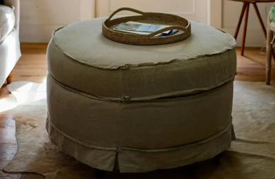 Puff tapizado para lavado de muebles